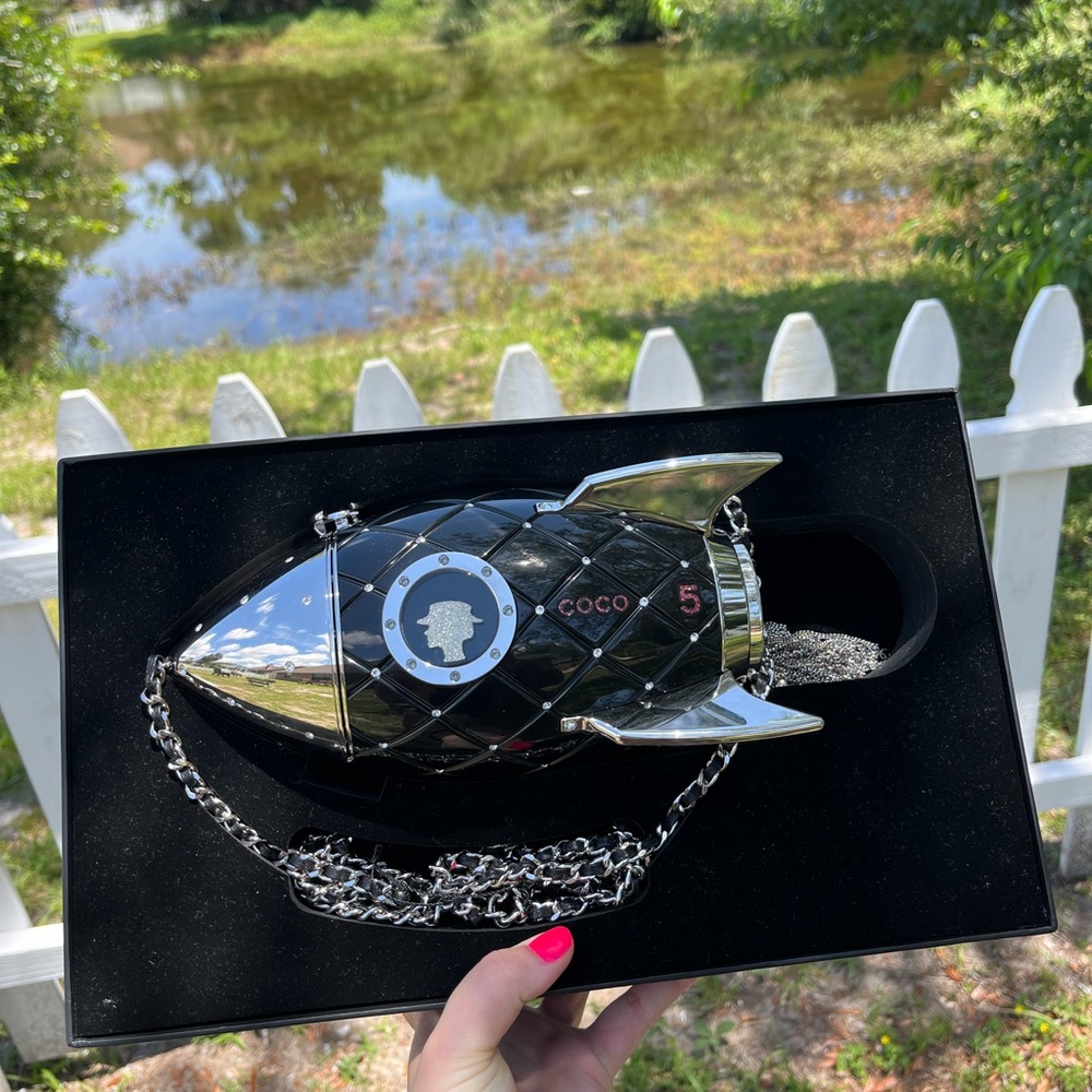 RARE COLLECTIBLE Chanel Rocketship Minaudiere - Picture 6 of 9